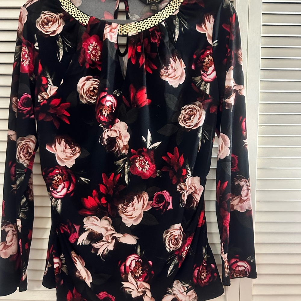 Long sleeve, flower print top